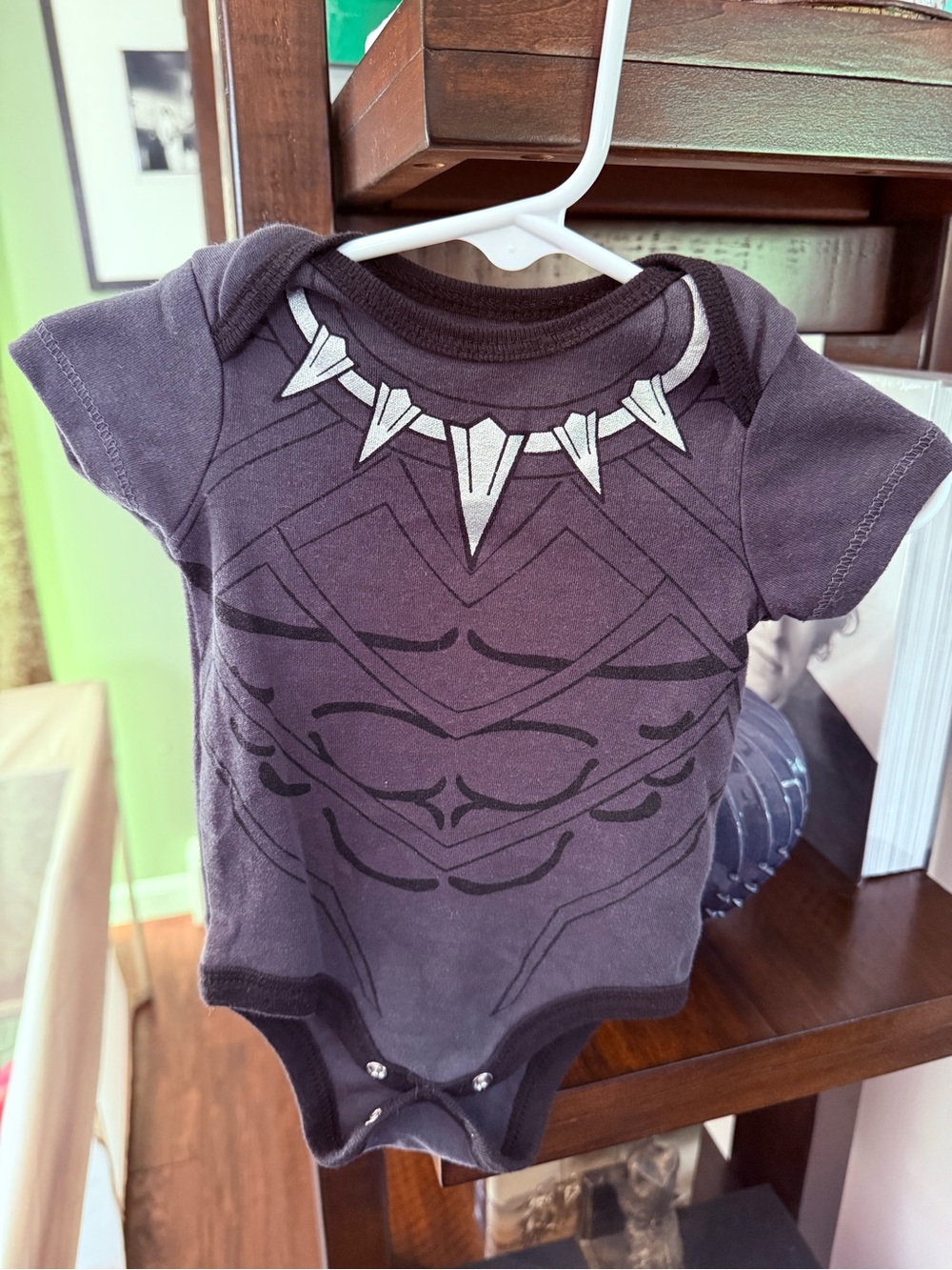 Marvel onesie 0-3 nwot